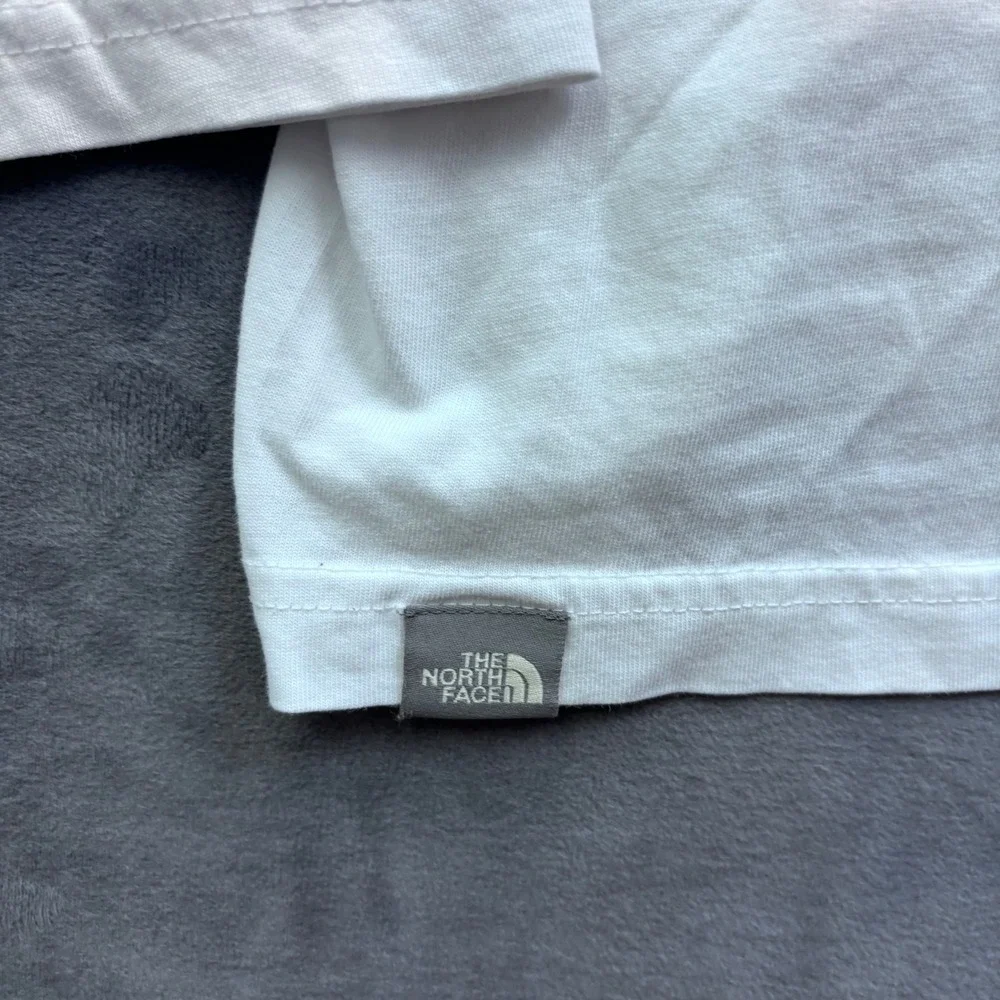 The North Face Mens White Long Sleeve Graphic T-Shirt Never Stop Exploring M